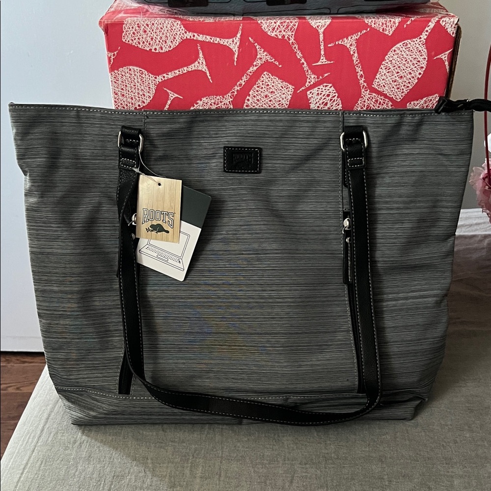 🔖 Roots Laptop Bag